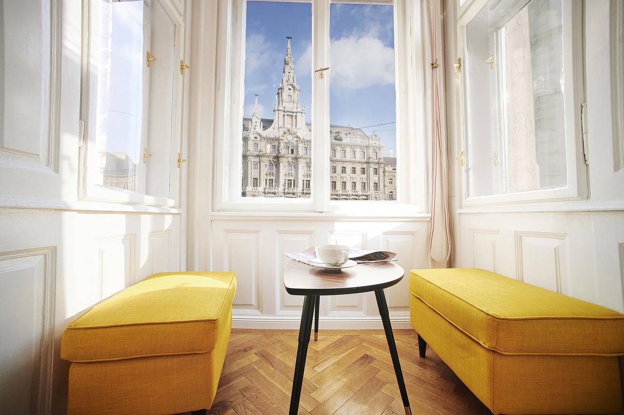New York Palace View Apartment Budapest Bagian luar foto