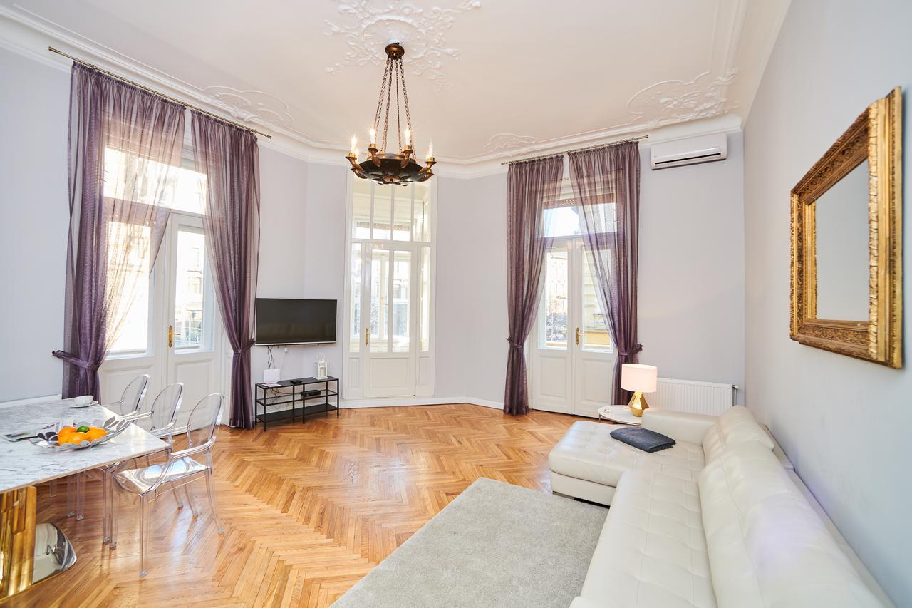 New York Palace View Apartment Budapest Bagian luar foto