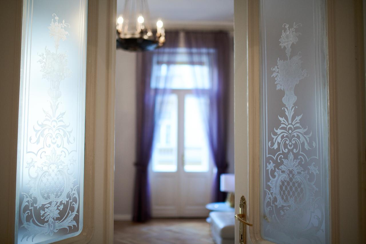 New York Palace View Apartment Budapest Bagian luar foto