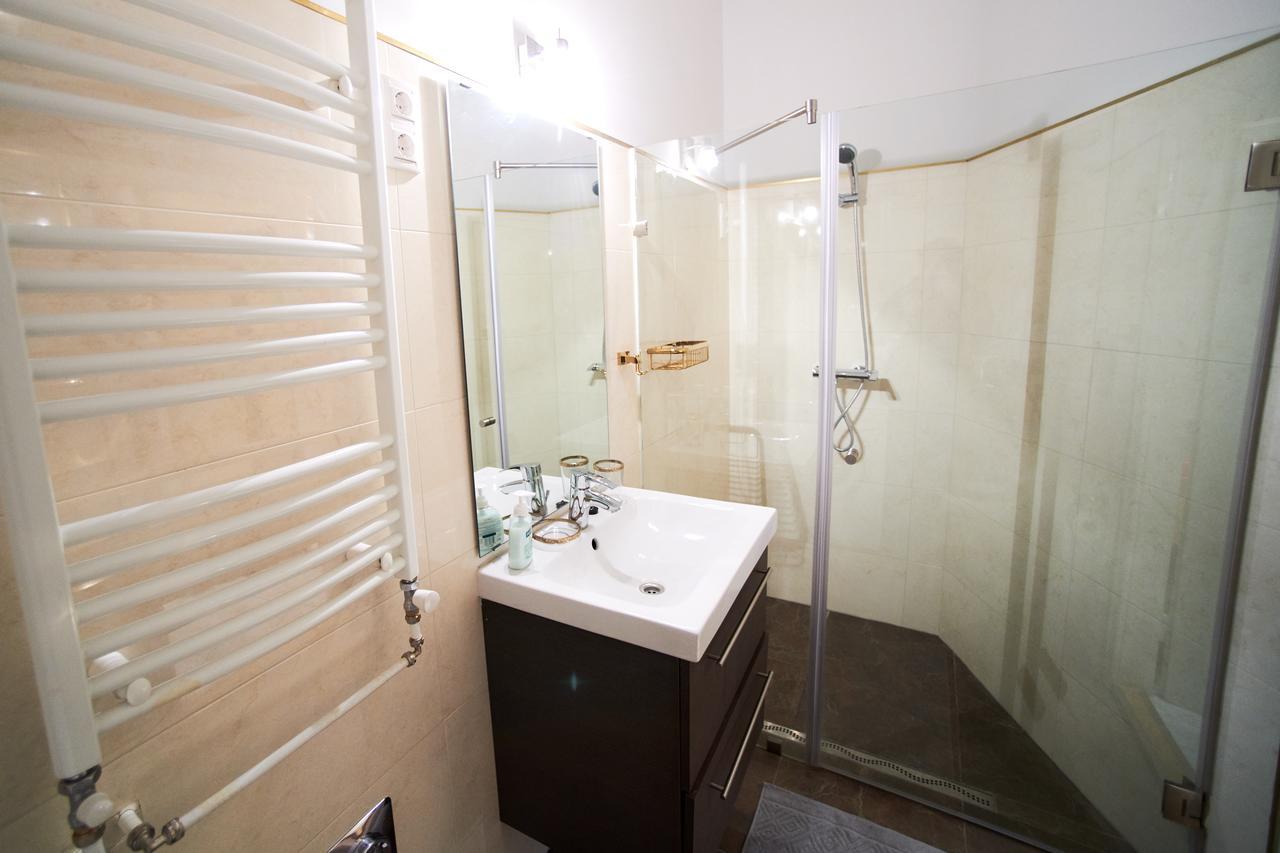 New York Palace View Apartment Budapest Bagian luar foto