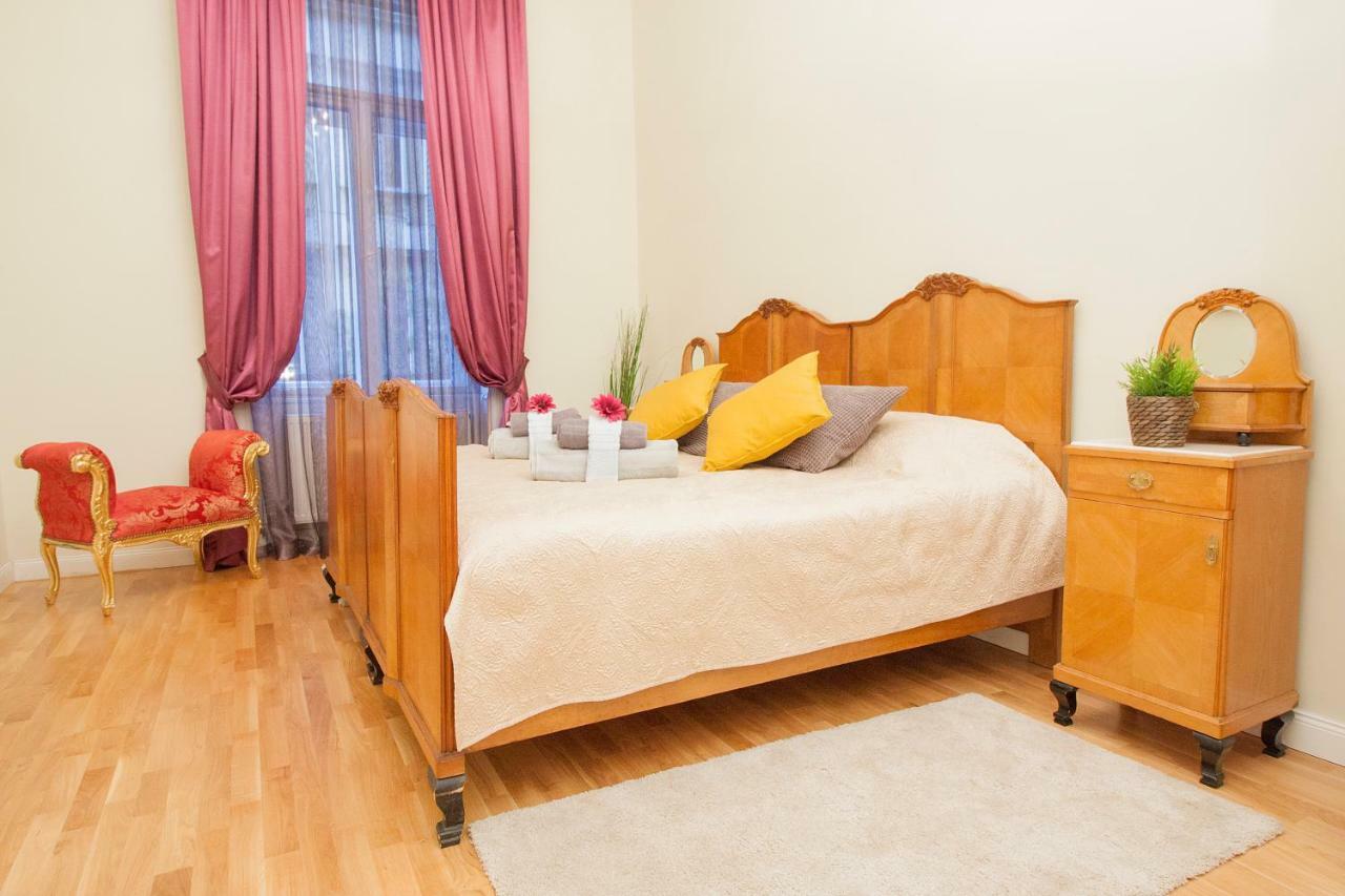 New York Palace View Apartment Budapest Bagian luar foto