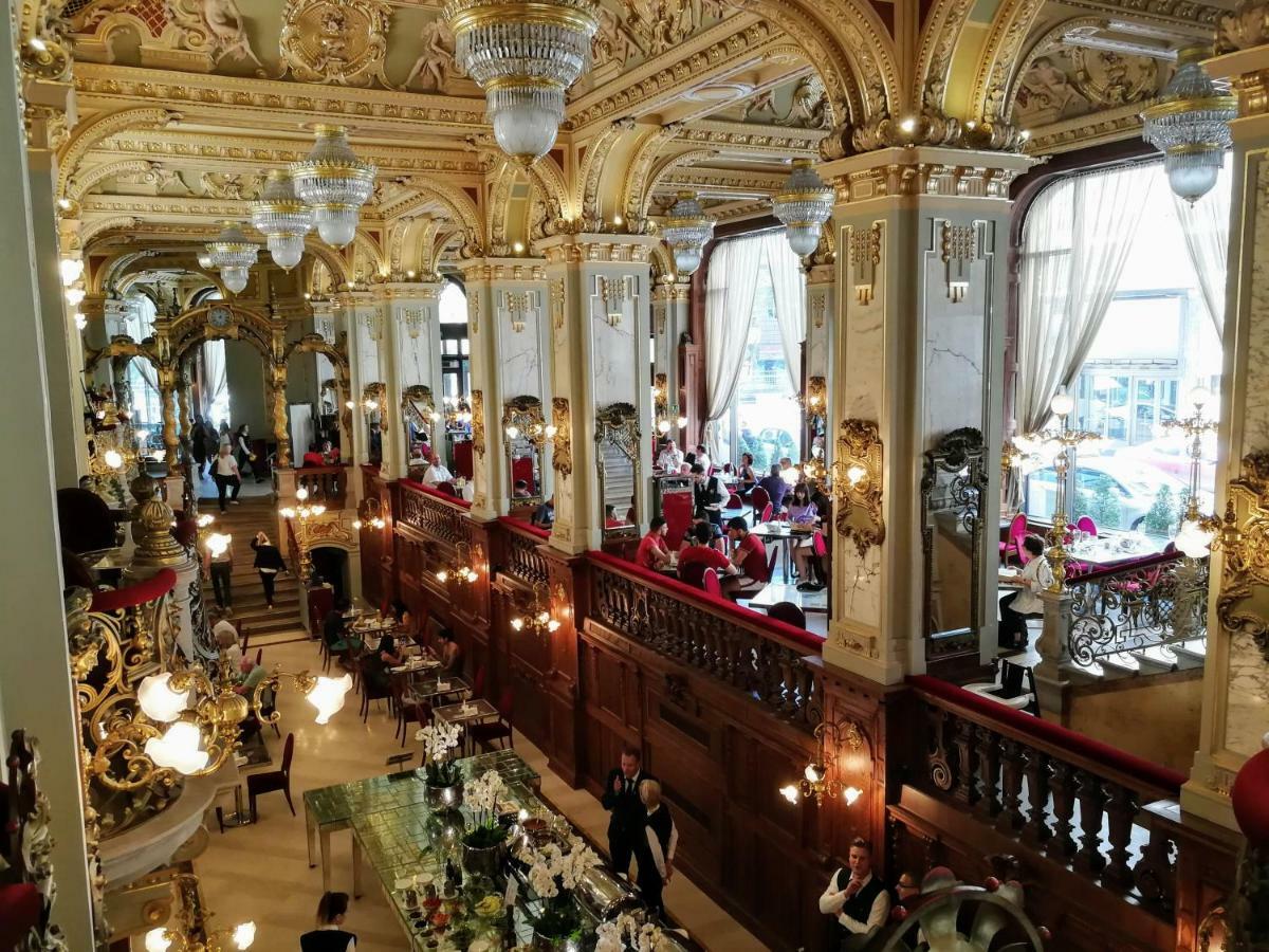 New York Palace View Apartment Budapest Bagian luar foto